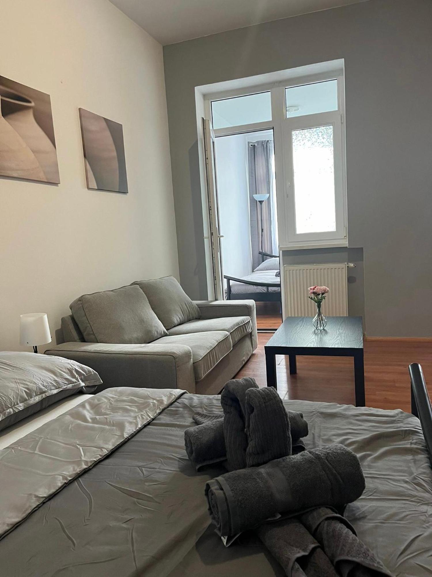 1St Plaza Apartment 布拉迪斯拉发 外观 照片